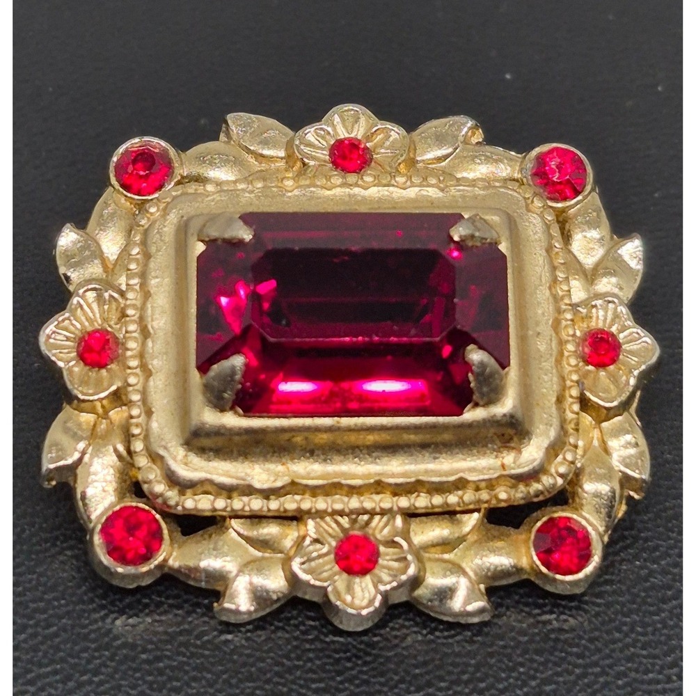 Vintage Coro Brooch Red Rhinestone Gold Tone Floral Emerald‎ Cut Pin Rare